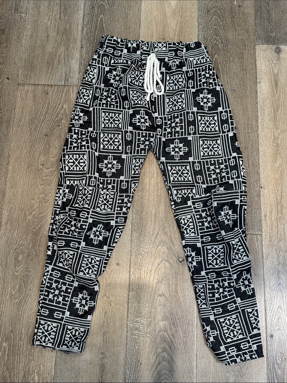 No Brand Black & White Geometric Jogger Pants 1372
